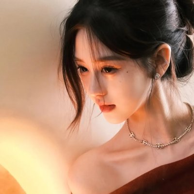 红妆问佳人